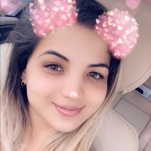 Meet your Posher, Lorena